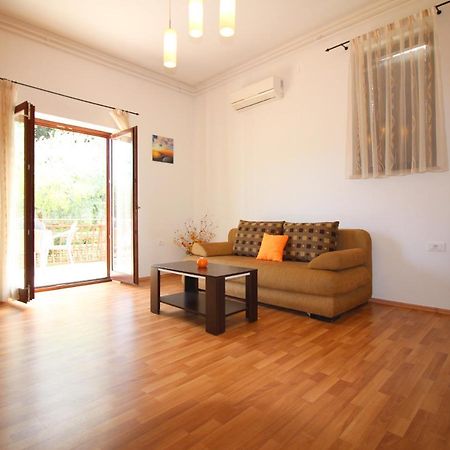 Apartment Ema Near City Center Пореч Екстериор снимка