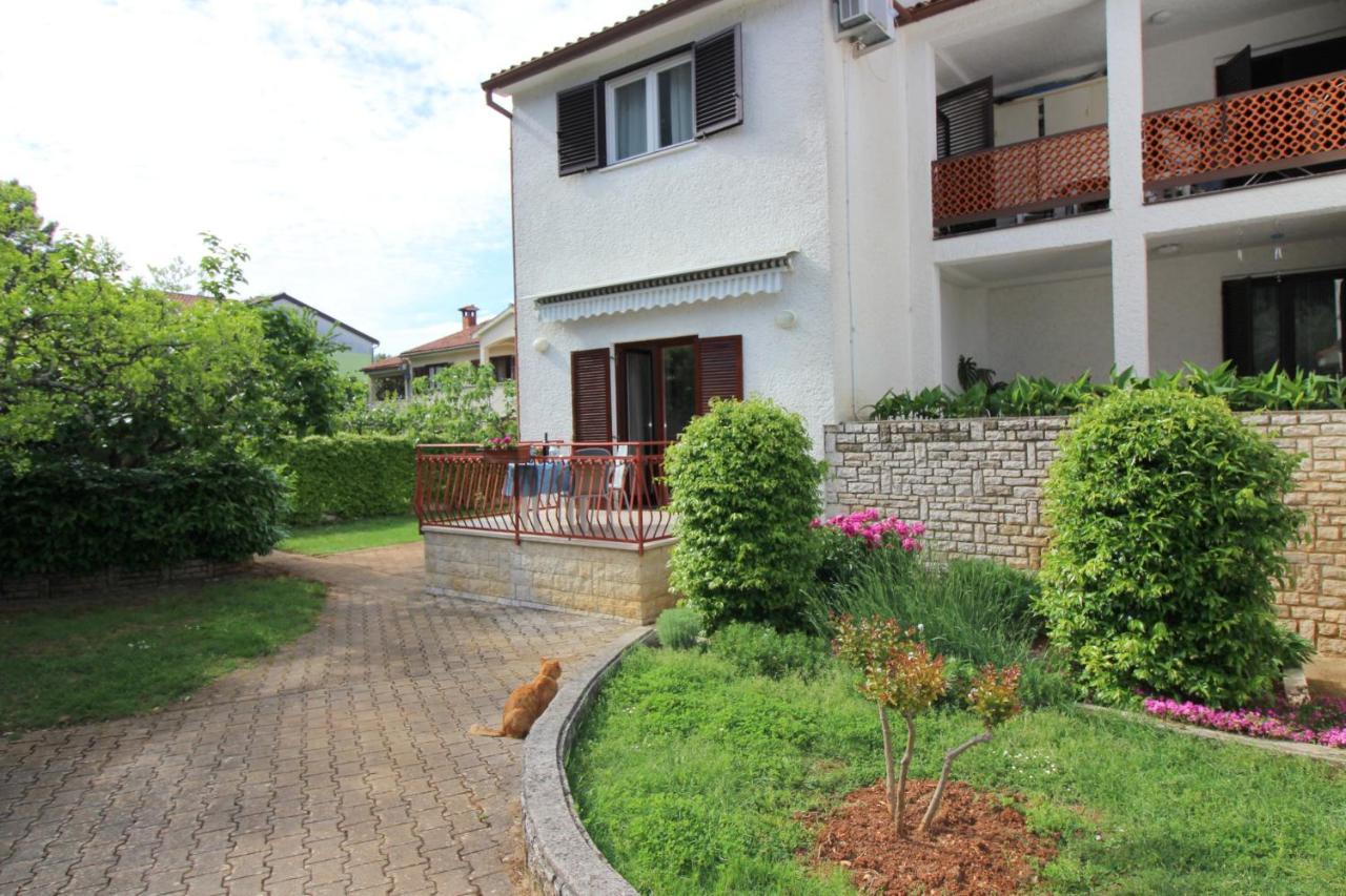 Apartment Ema Near City Center Пореч Екстериор снимка